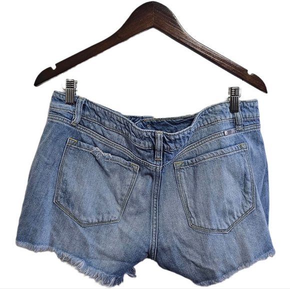 KanCan distressed 90s grunge style denim light wash jean shorts 13/30 - Picture 6 of 11